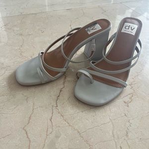 BRAND NEW never worn DOLCE VITA heels!